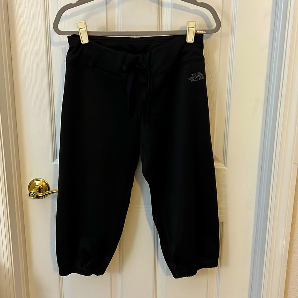 Like New The North Face Black Cropped Sweatpants Size Medium